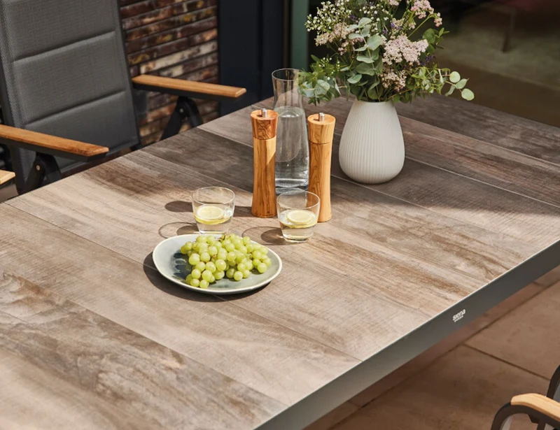 Dining Tisch
