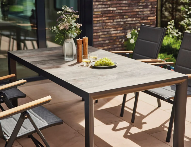 Dining Tisch