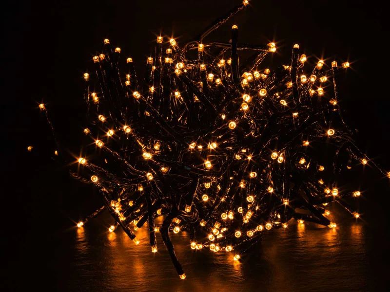 USB LED Lichterkette 100 Lampen 7,4 Meter 8 Lichteffekte Timer Batterie Warm-Weiß
