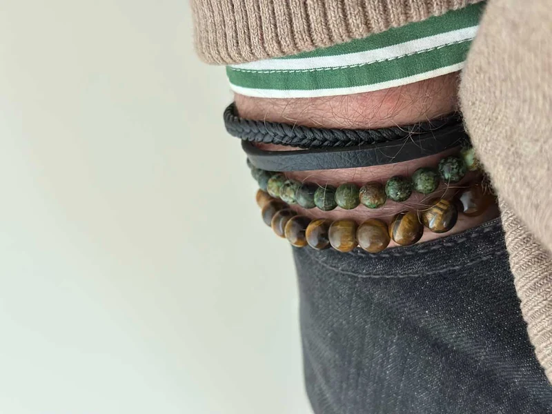 Design Unisex Lederarmband 21cm Sóller Dreifach Schwarz Grün Natursteine Echtleder