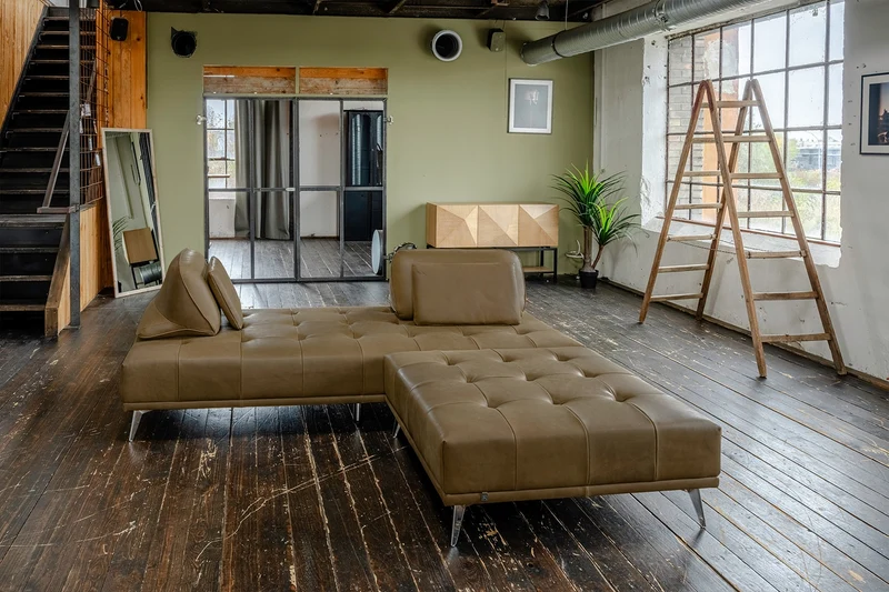 KAWOLA Sofa WIOLO Schlafsofa Daybed mit Hocker Leder camel