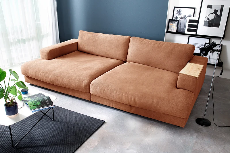 KAWOLA Big Sofa MADELINE Stoff cognac