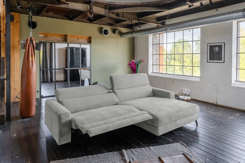 KAWOLA Sofa LAISKA Ecksofa Relaxfunktion teilmotorisch Cord hellgrau
