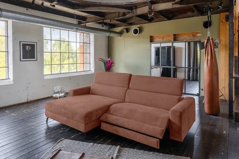 KAWOLA Sofa LAISKA Ecksofa Relaxfunktion teilmotorisch Cord rost