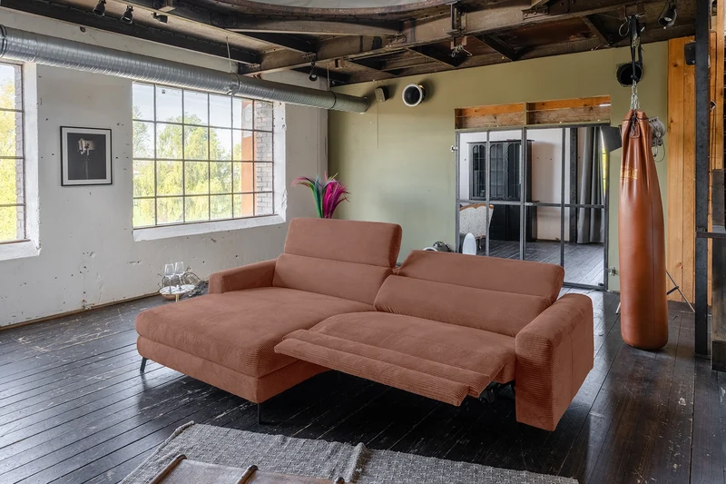 KAWOLA Sofa LAISKA Ecksofa Relaxfunktion teilmotorisch Cord rost