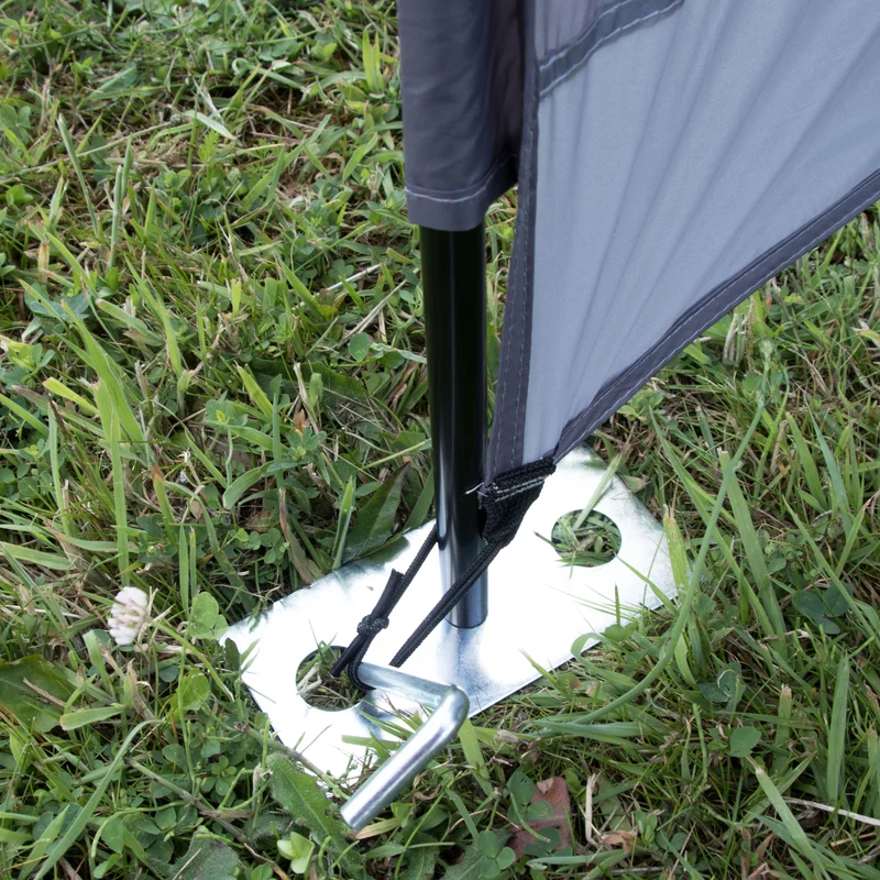 Windschutz mit Stahlstangen 500x140cm mit Heringsplatten mit Sichtfenster - Sichtsschutz mit Heringen Abspannseilen Schutzwand mobil leichter Aufbau - variabler Aufbau - Ankerplatte