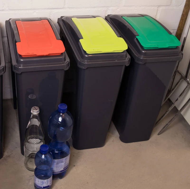 3x 25 Liter Mülltonne Schwarz Recyclingtonne 19x40x50cm mit abnehmbarem Klappdeckel - Schmal Küche Mistkübel Trash Bin Gelber Sack Groß Küchenabfalleimer Papiermülleimer