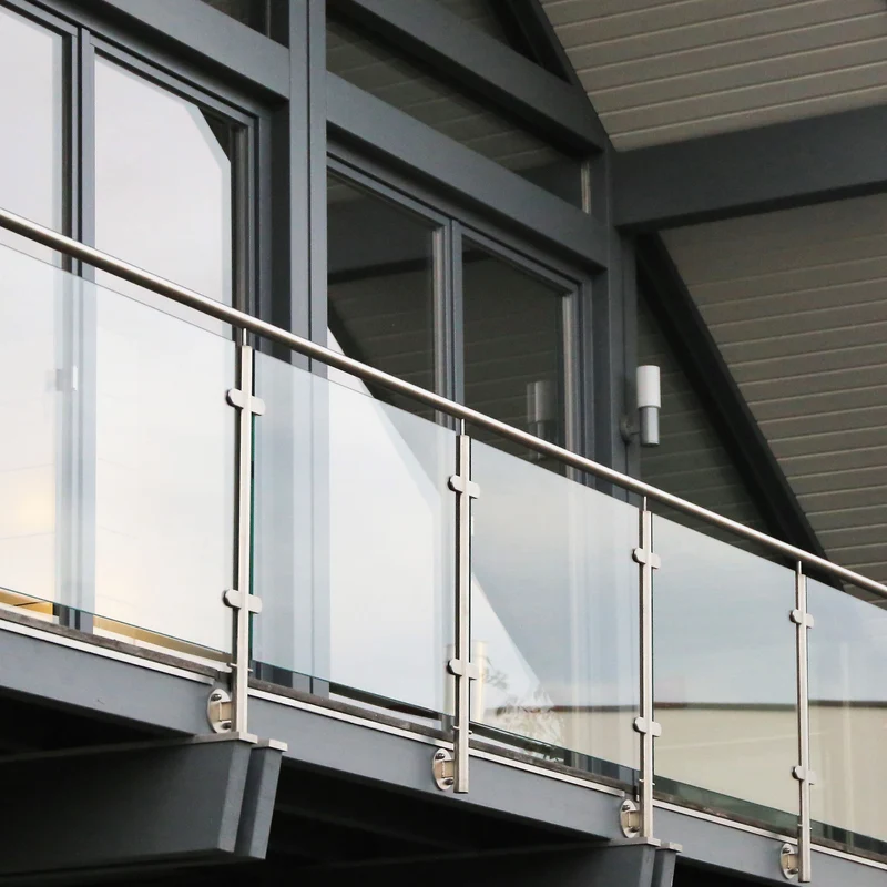Edelstahl Geländerpfosten Endpfosten rechts mit Glashalter 10mm und Handlauf-Träger - 42,4mm - Wangemontage V2A - seitliche Montage vormontiert - Glasgeländer Geländerstützen Pfosten Zaunpfosten aussen
