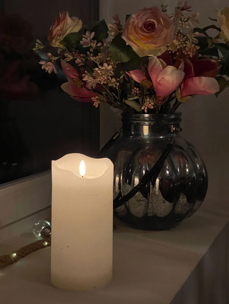 LED 3D Stumpenkerze Creme Weiß 20cm Timer Echtwachs flackernde flammenlose Kerze