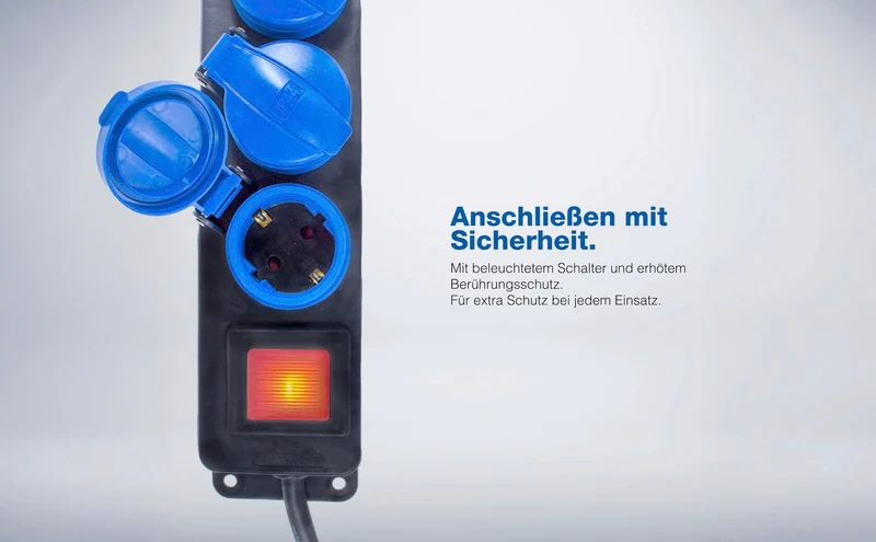 as - Schwabe 5-Fach Verteilersteckdosenleiste mit Schalter, Schutzkontaktsteckdosen mit Klappdeckeln, 1,5 m Leitung, Mehrfachsteckdose für den Außenbereich 230V, 16A, IP44, Schwarz, Blau, 38609