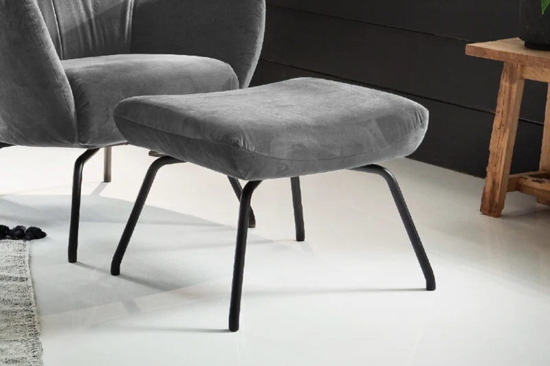 KAWOLA Sessel LOTTE Ohrensessel velvet silber mit Hocker