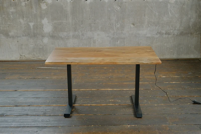 KAWOLA Schreibtisch LORA elektrisch höhenverstellbarer Schreibtisch 140x85cm mit Baumkante massiv