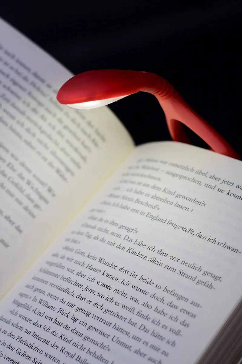 moses. libri_x Leselicht Lumi Plus Heartwarming Klemmleuchte mit Dimmer zum Lesen im Dunkeln Leselicht in Coral 83371