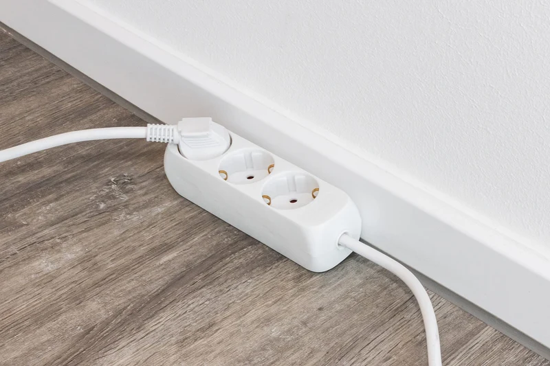 Meister Steckdosenleiste 3-fach - 3er Set - Extraflacher Stecker - 1,4 m Kabel - weiß - IP20 Innenbereich, Mehrfachsteckdose mit Flachstecker, Tischsteckdose, Steckerleiste, 7430180