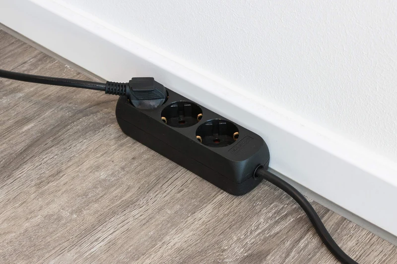 Meister Steckdosenleiste 3-Fach - 3er Set - 1,4 m Kabel - schwarz - Kunststoffleitung - IP20 Innenbereich, Steckerleiste, Mehrfachsteckdose, Tischsteckdose, Tido 3-Fach, 7430790