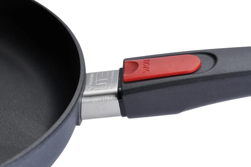Woll 'Diamond LITE Gusspfanne, D32cm, Für alle Herde geeignet, inkl. Induktion'