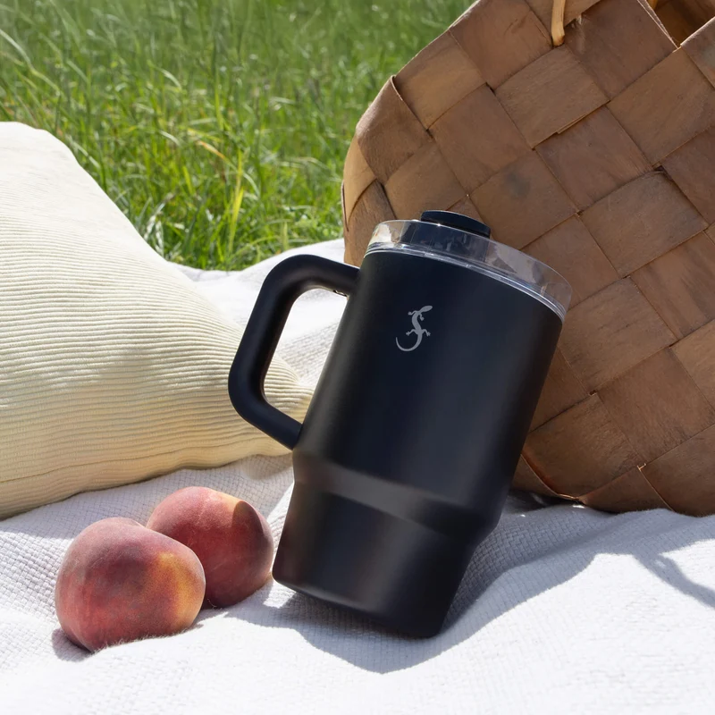 Lurch Isolierbecher Big Cup Mini 0,8l mit Trinkhalm und Pulverbeschichtung, Schwarz