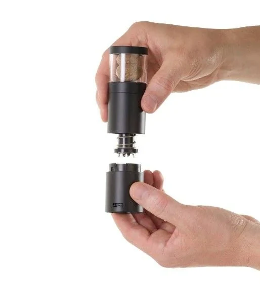 AdHoc, Geschenkset Muskatmühle Muskatino black mit 3 Stck. edle Muskatmühle