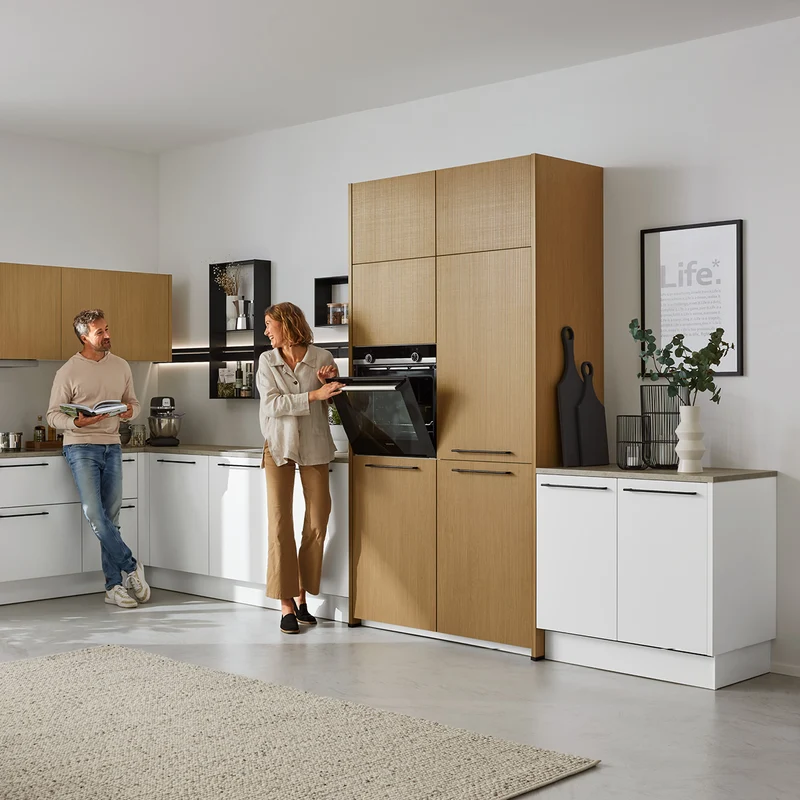 Interliving L-Küche modern in Weiß – Küchenstudio FREY