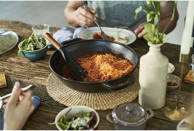 STAUB Wok 30 cm, Gusseisen, Induktionsgeeignet, schwarz