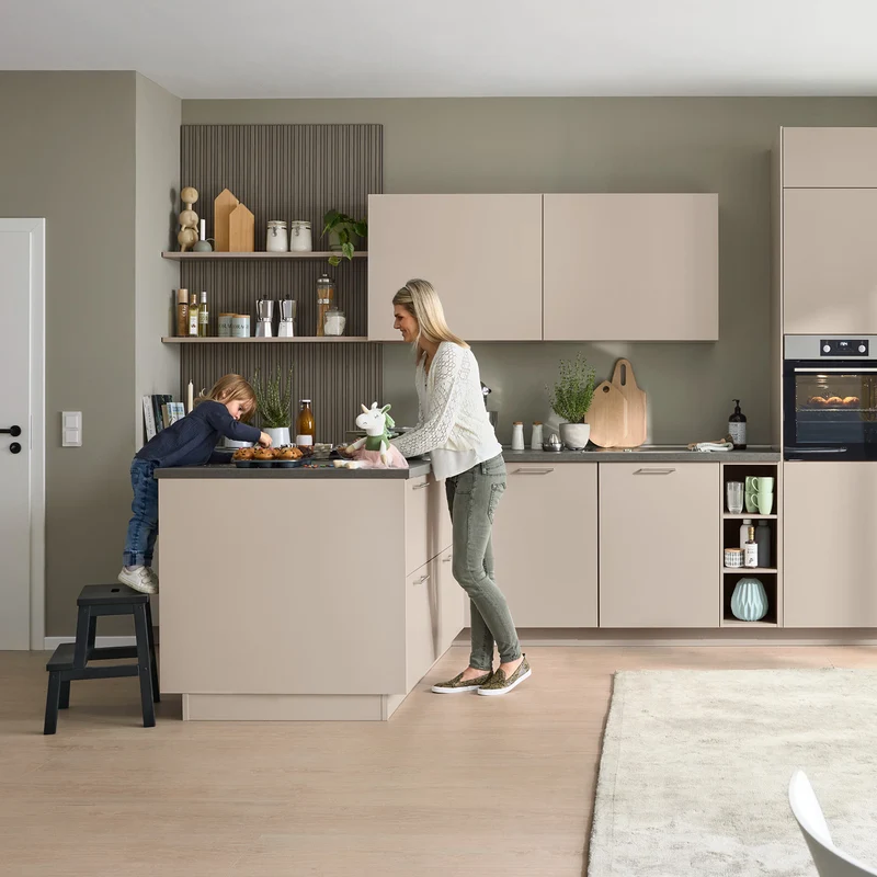 Culineo T-Küche C615 in Sand & Betonoptik – Küchenstudio FREY
