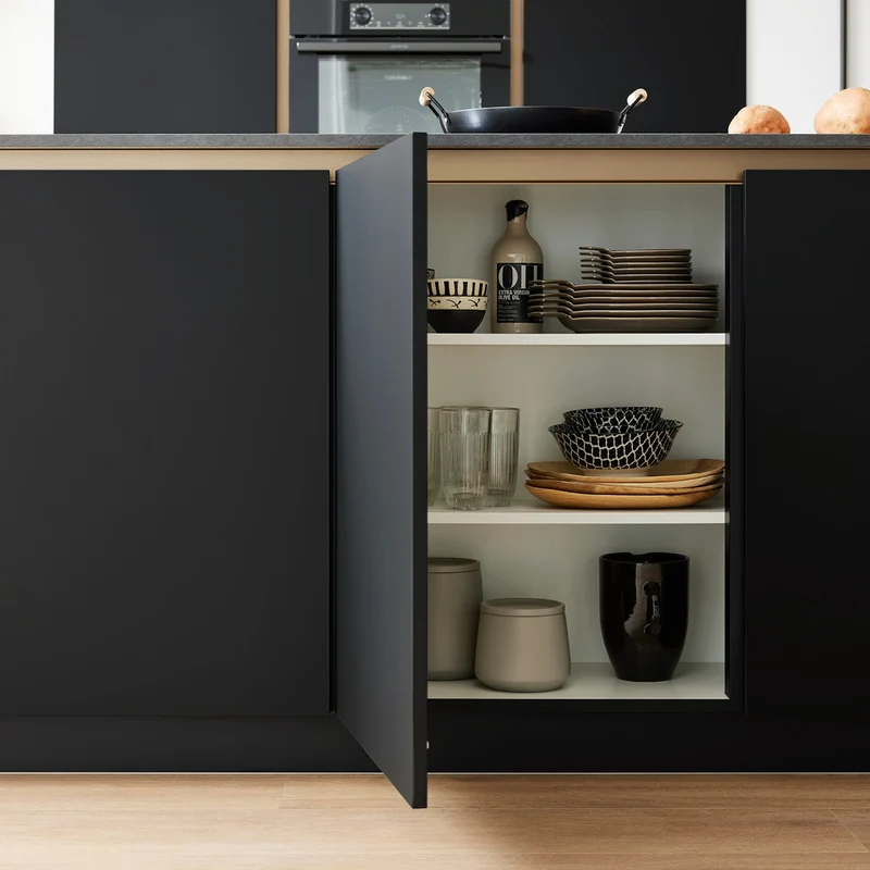 Culineo Inselküche C357 in Mattschwarz – Küchenstudio FREY