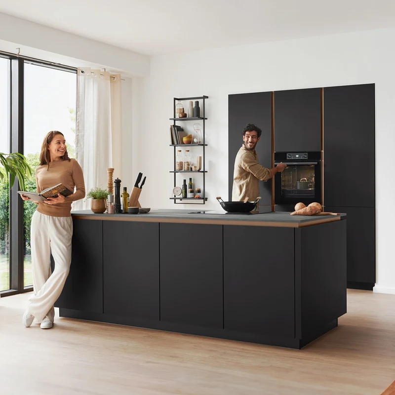 Culineo Inselküche C357 in Mattschwarz – Küchenstudio FREY
