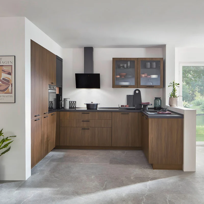 Nobilia U-Küche modern in Nussbaum – Küchenstudio FREY
