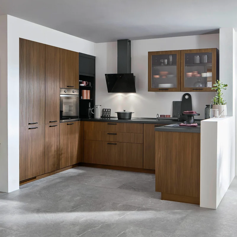 Nobilia U-Küche modern in Nussbaum – Küchenstudio FREY