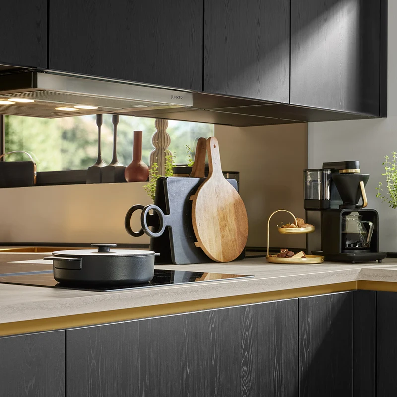 Culineo L-Küche C382 modern in Schwarz – Küchenstudio FREY