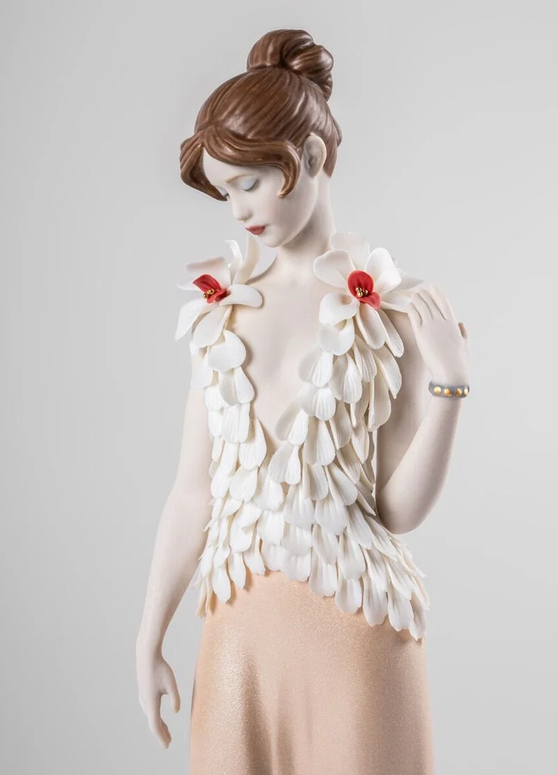 LLADRO® Exquisite Stickerei-Skulptur, Exquisite Embroidery 38cm, limitiert - 01009745