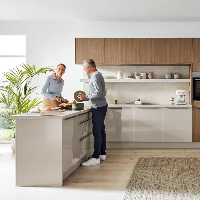 Wert-Küche Linda L-Form mit Rillenoptik – Küchenstudio FREY