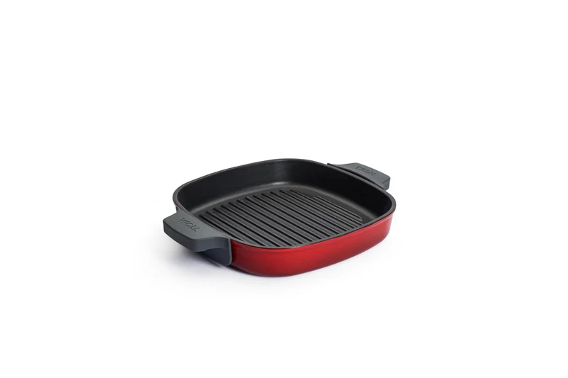 WOLL 'Iron Steakpfanne mit Rillen und Steakpresse in Chili Red 24x24 cm, 4,5cm'