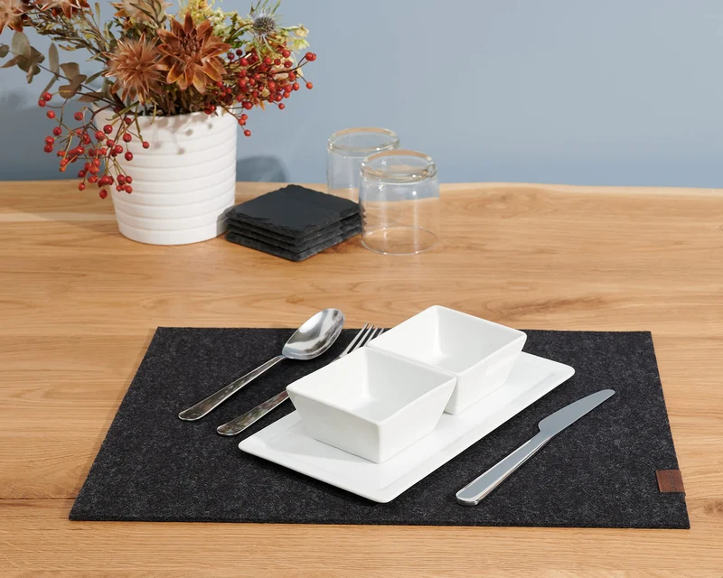 Tischset aus Filz, Weiche Tischunterlage & Tischmatte aus Natur-Wollfilz, Merinowolle Platzset, Anthrazit, Hellgrau meliert, Senfgelb, Lagune – 32 x 44 cm