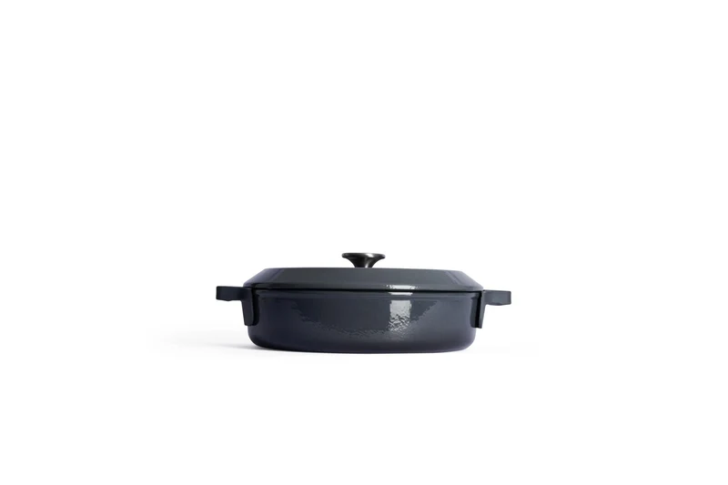 WOLL 'Iron Kasserolle mit Deckel in Carbon Grey Ø 28 cm, 7 cm 3,8 Lt'