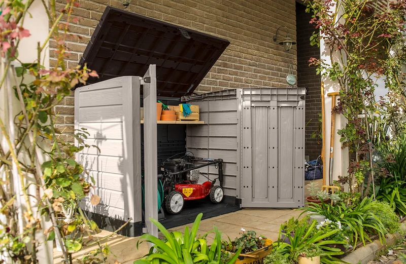 Keter Store it Out Pro Mülltonnenbox mit Gasdruckfeder, wetterfest, abschließbar, beige, 1.200 L, 145,5 x 82 x 123cm, passend für 2x240l Abfalltonnen