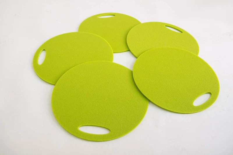 Set 5 x Schaumstoff Sitzkissen HELLGRÜN wasserdicht Sitzunterlage 350mm x 8mm Round Seat mit Griff für Outdoor Camping Konzerte Waldbühnen Kindergärten wasserdicht schmutzabweisend …