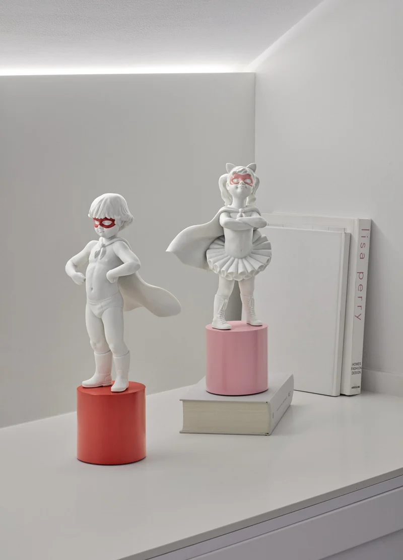 LLADRO® - 'I'm a superheroine - Base included' 2021 01009483