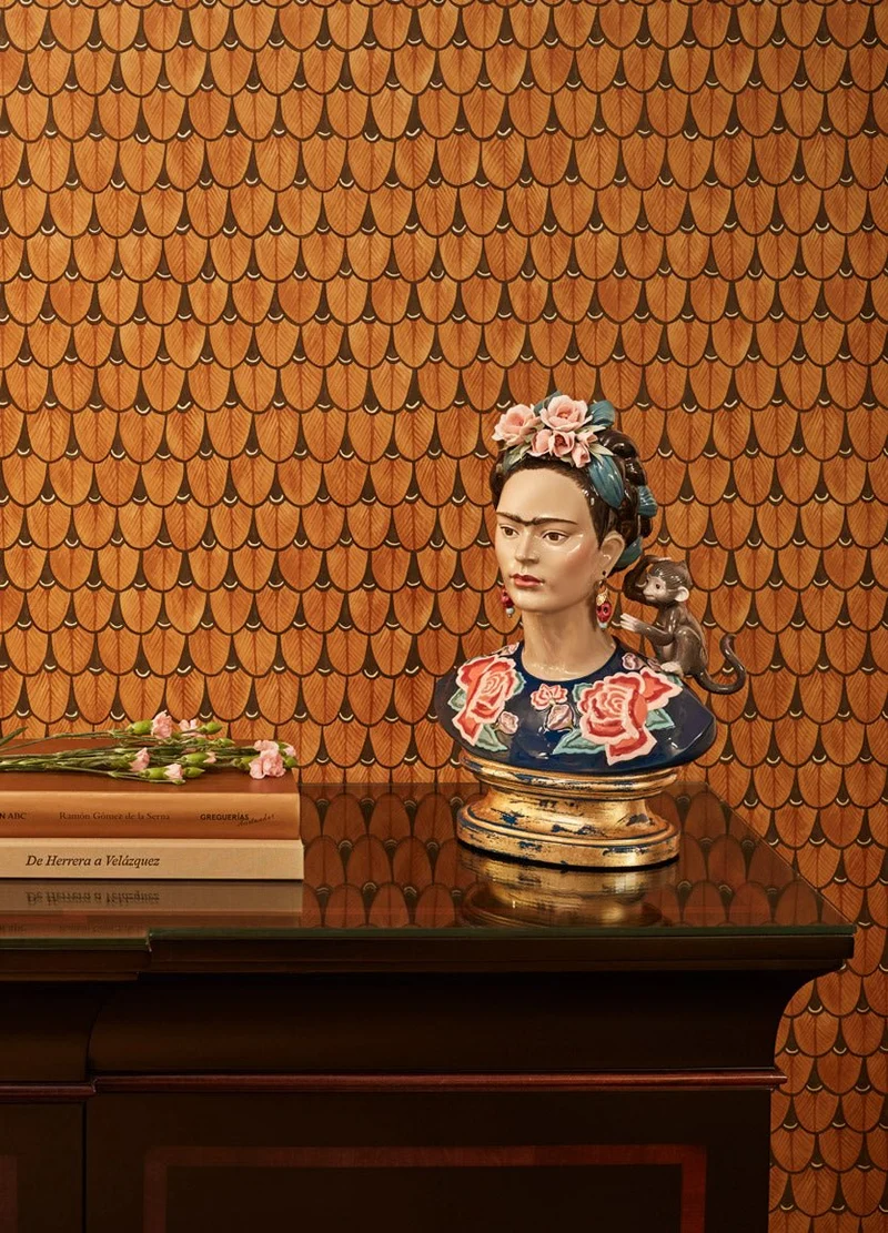 LLADRO® - 'Frida Kahlo (blue) - Base included' Limited edition of 250 pieces 2021 01002026