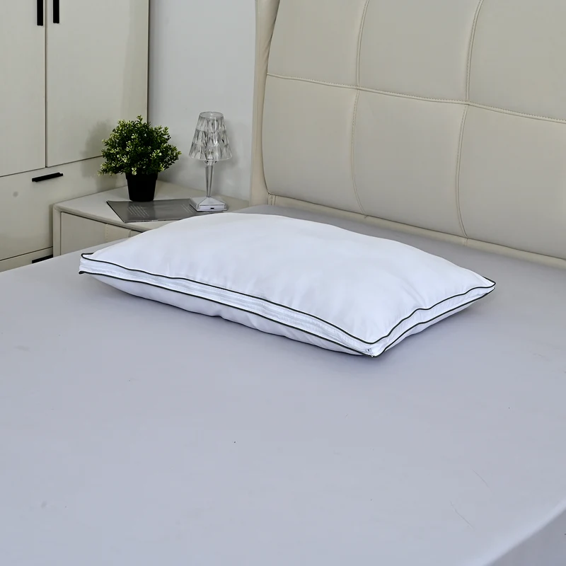 LIVMORE Soft-Komfort Kissenbezug mit weicher Kunstdaunen-Füllung, 250 gm2, 50x75cm