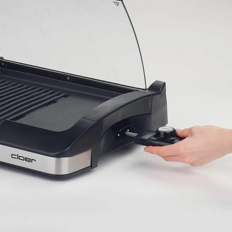 Cloer 6720 Barbecue-Grill mit Aluminium-Druckgussplatte, Antihaftbeschichtet, Glasdeckel, 2200 Watt, Grillfläche: 29 Barbecue-Grill, silber, schwarz