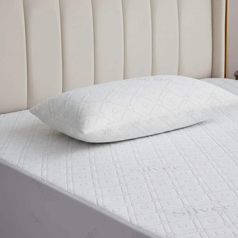 LIVMORE Kissenbezug, wasserdicht, silberbeschichtet, 40x80cm, Weiß