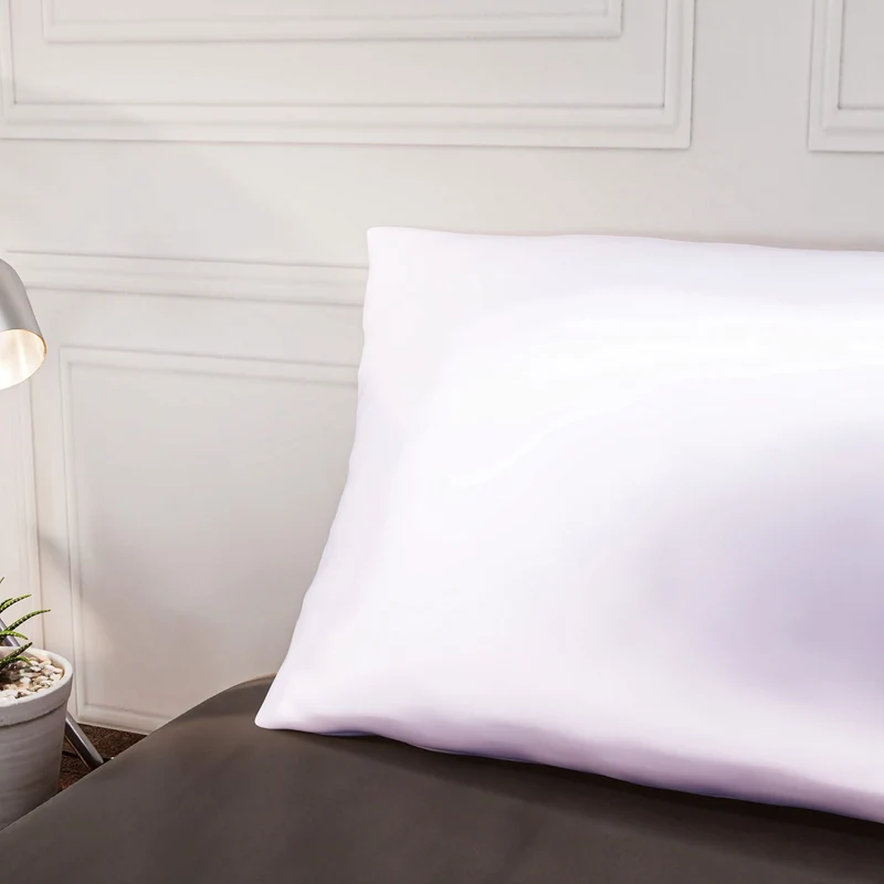 Serenity Night - Premium Collection - 1 Kissen mit 1 Kissenbezug aus 100% Maulbeerseide, mit Paspelierung, Perlmuttknöpfen und Federfüllung, 40 x 80 cm, Perlmutt