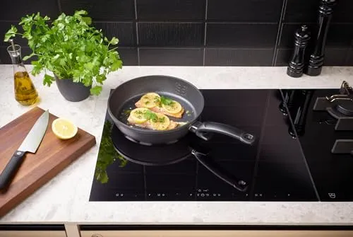 Fissler Adamant Comfort/Pfannen-Set 2-teilig (24 cm + 28 cm) – kratzfeste Aluminium-Bratpfannen mit Antihaft-Beschichtung, Made in Germany - Induktion