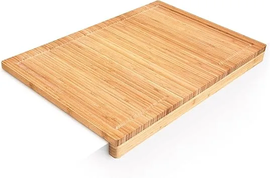 Relaxdays Schneidebrett aus Bambus H x B x T: ca. 5 x 56 x 38 cm Küchenbrett mit Saftrinne und Anschlagkante messerschonendes Bambusbrett als Servierbrett und Tranchierbrett Holzbrett massiv, natur