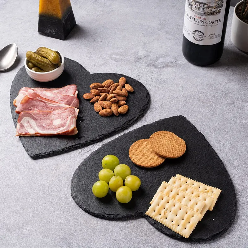 WLWNWFT Schieferplatten 20cm 2er Set, Servierplatten aus Schiefer, Schieferplatte Servierplatte Herz mit Kreidestift, Schieferherzen zum Servieren & Beschriften