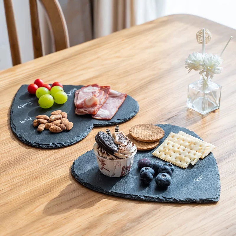 WLWNWFT Schieferplatten 20cm 2er Set, Servierplatten aus Schiefer, Schieferplatte Servierplatte Herz mit Kreidestift, Schieferherzen zum Servieren & Beschriften