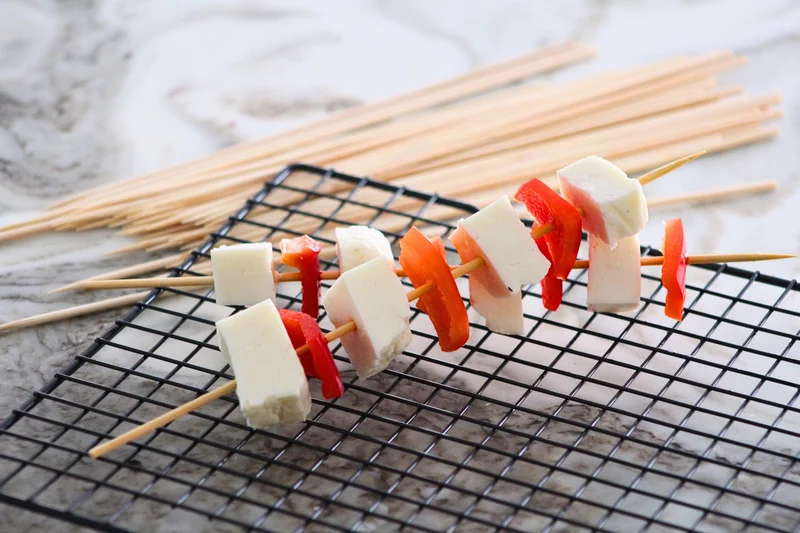 Chef Aid Bambusspieße 30,5 cm – 100 Stück – Natürliche, Splitterfreie Grillspieße aus Bambus – Für Grill, Ofen, Fondue und Fingerfood – Stabil und Zuverlässig